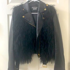 Boutique Moschino black leather and fur jacket